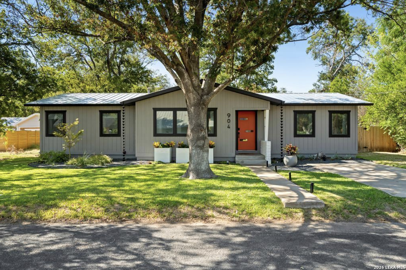 904 N Orange Street Fredericksburg TX 78624