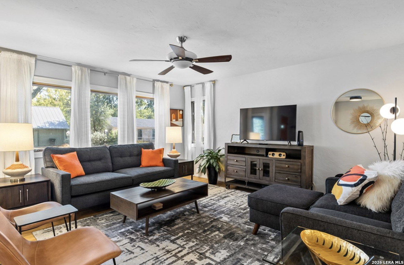 904 N Orange Street Fredericksburg TX 78624