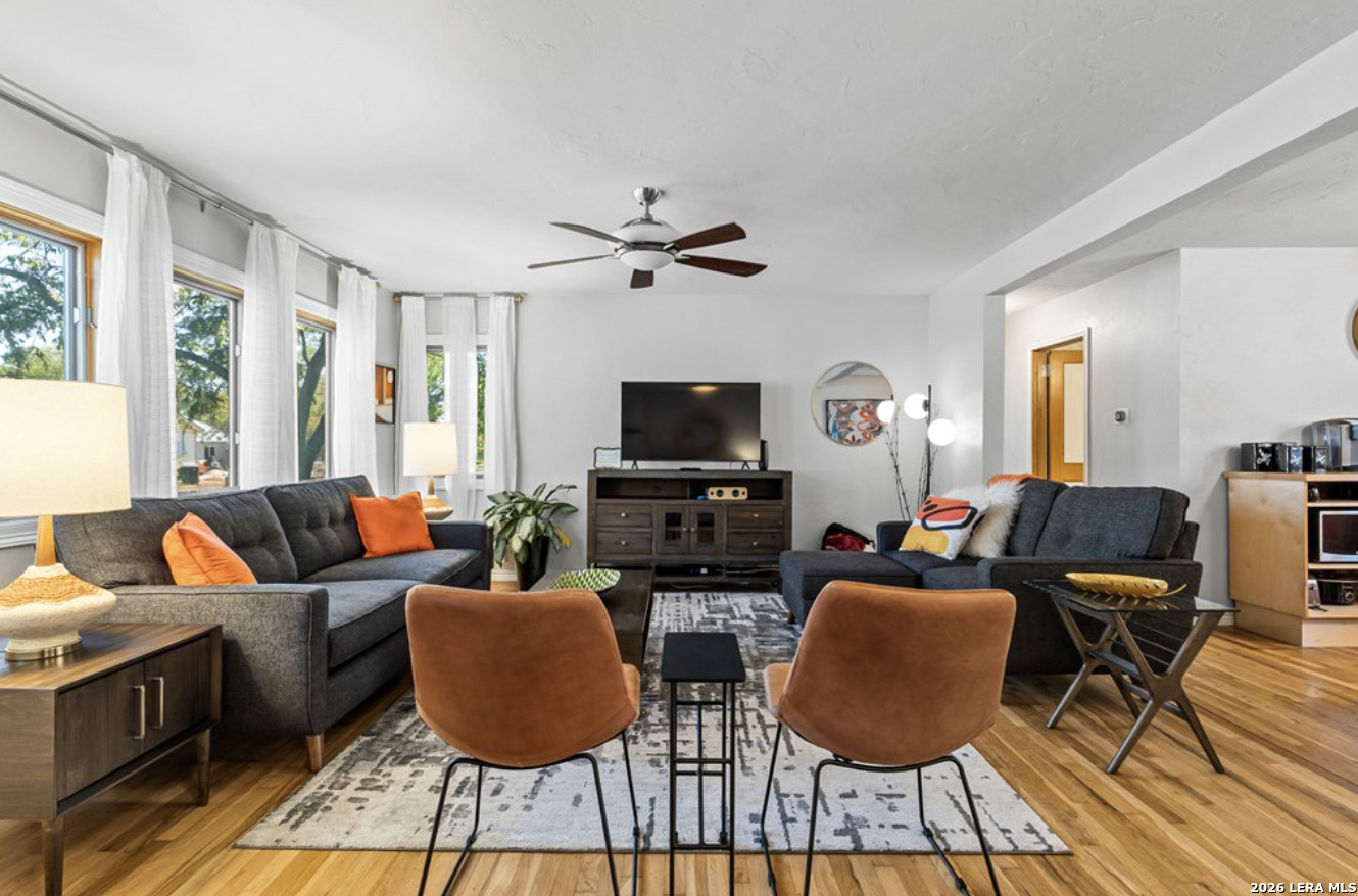 904 N Orange Street Fredericksburg TX 78624