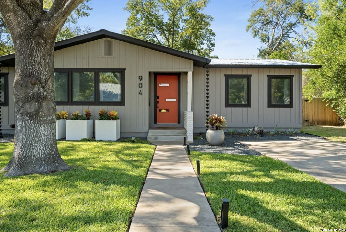904 N Orange Street Fredericksburg TX 78624
