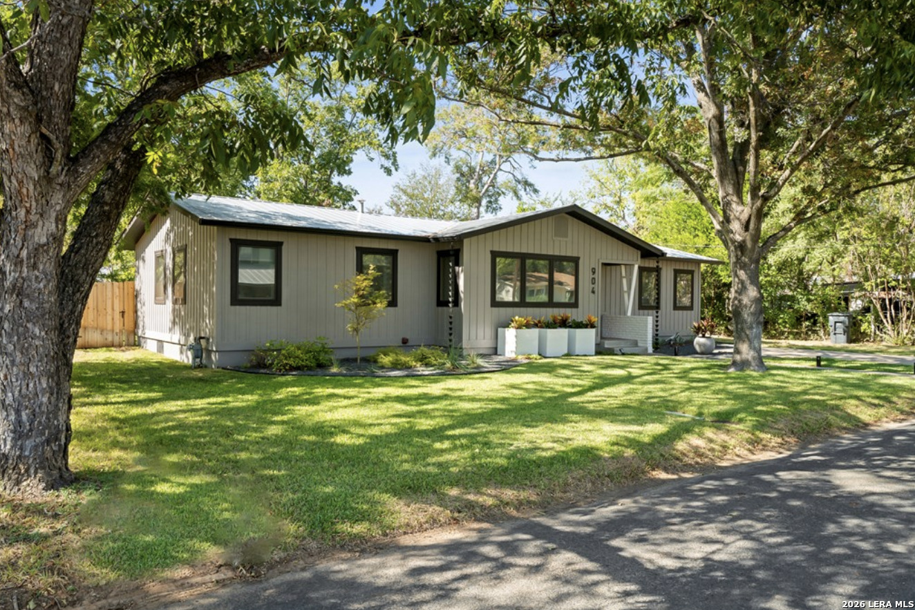 904 N Orange Street Fredericksburg TX 78624