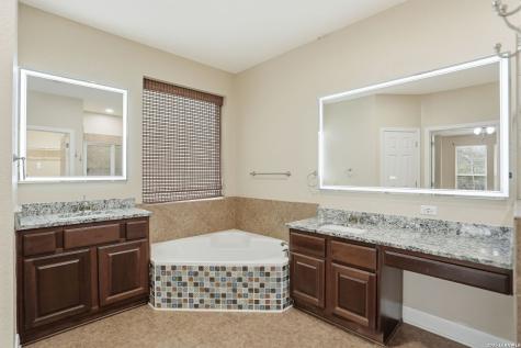 813 County Road 375 San Antonio TX 78253
