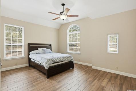 813 County Road 375 San Antonio TX 78253