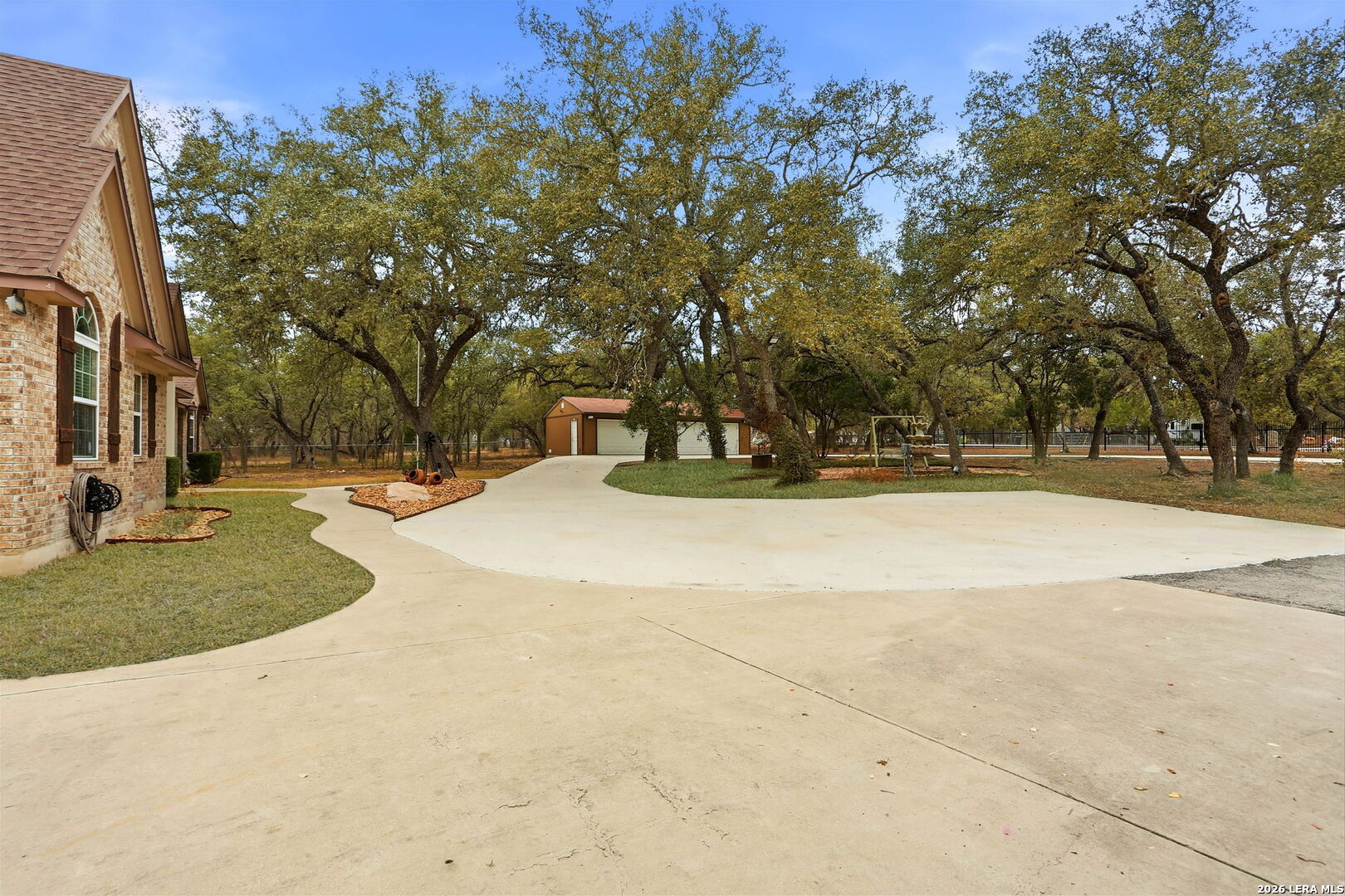 813 County Road 375 San Antonio TX 78253