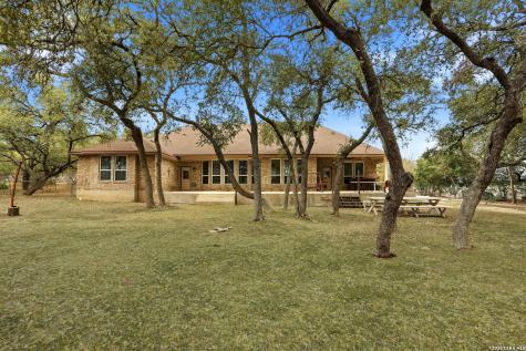 813 County Road 375 San Antonio TX 78253