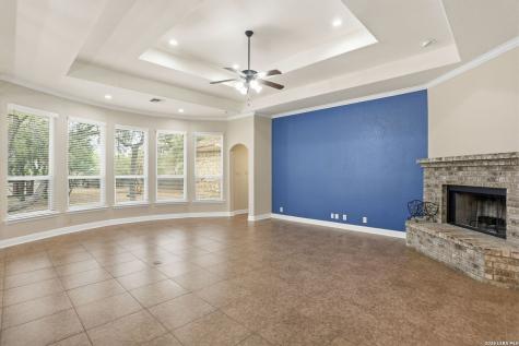 813 County Road 375 San Antonio TX 78253