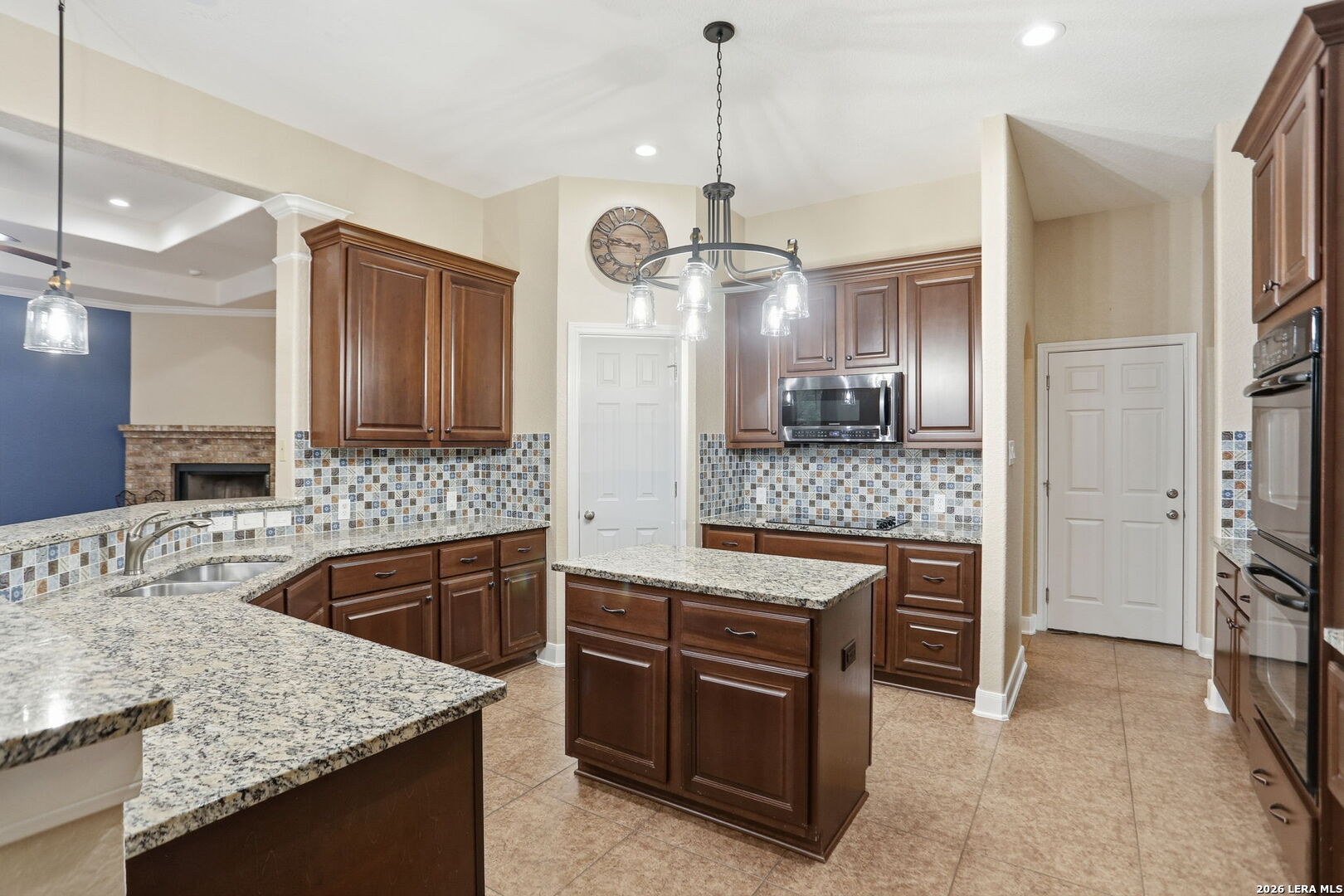 813 County Road 375 San Antonio TX 78253
