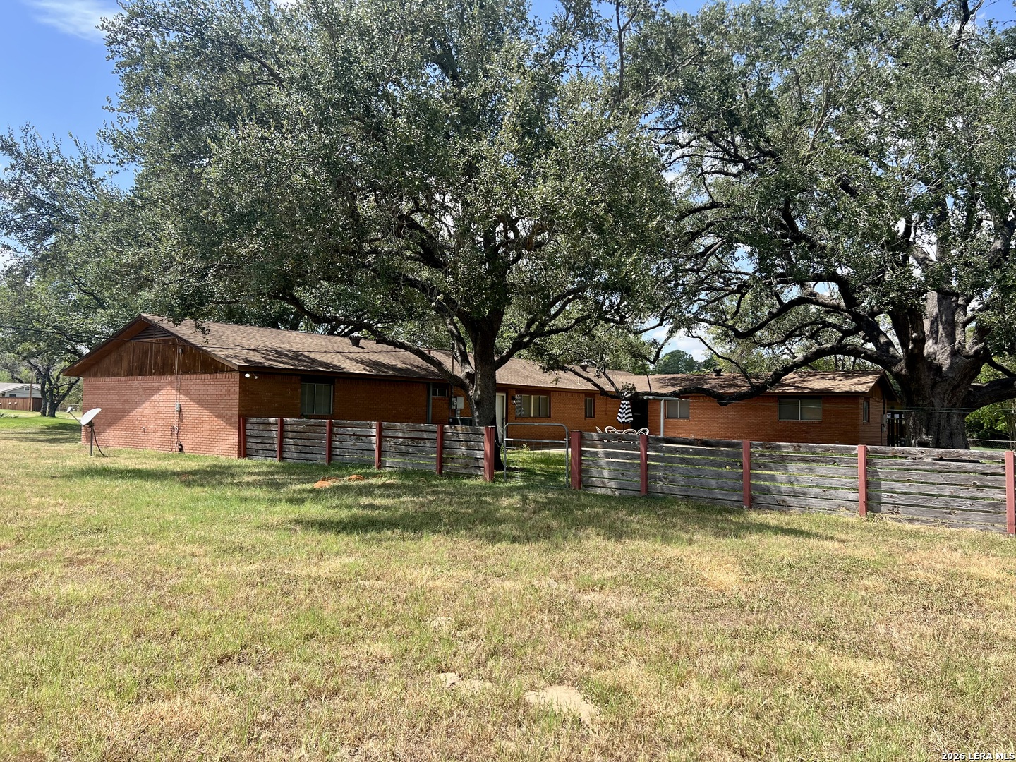 902 Oakridge Drive Pleasanton TX 78064