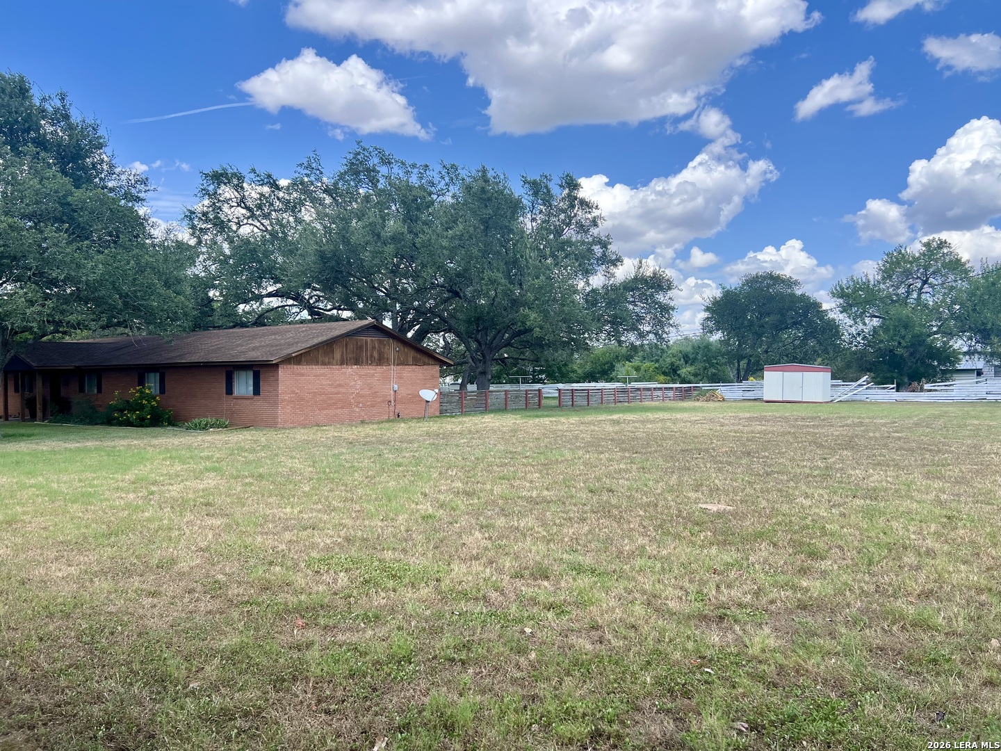 902 Oakridge Drive Pleasanton TX 78064