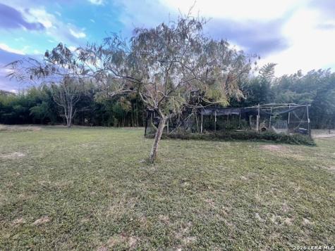 9710 County Road 5723 Castroville TX 78009