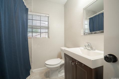 1439 W Ridgewood Court San Antonio TX 78201