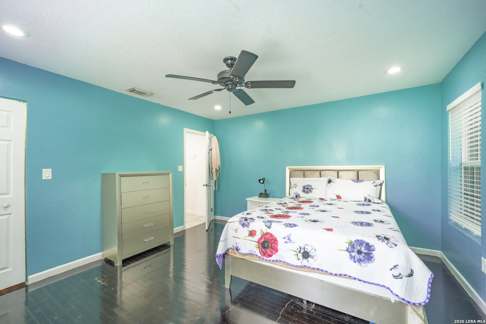 1439 W Ridgewood Court San Antonio TX 78201