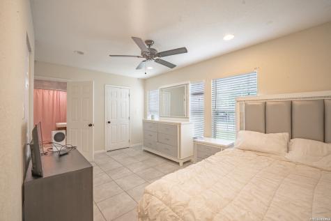 1439 W Ridgewood Court San Antonio TX 78201
