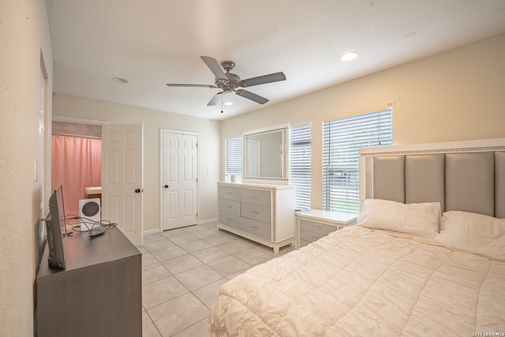 1439 W Ridgewood Court San Antonio TX 78201