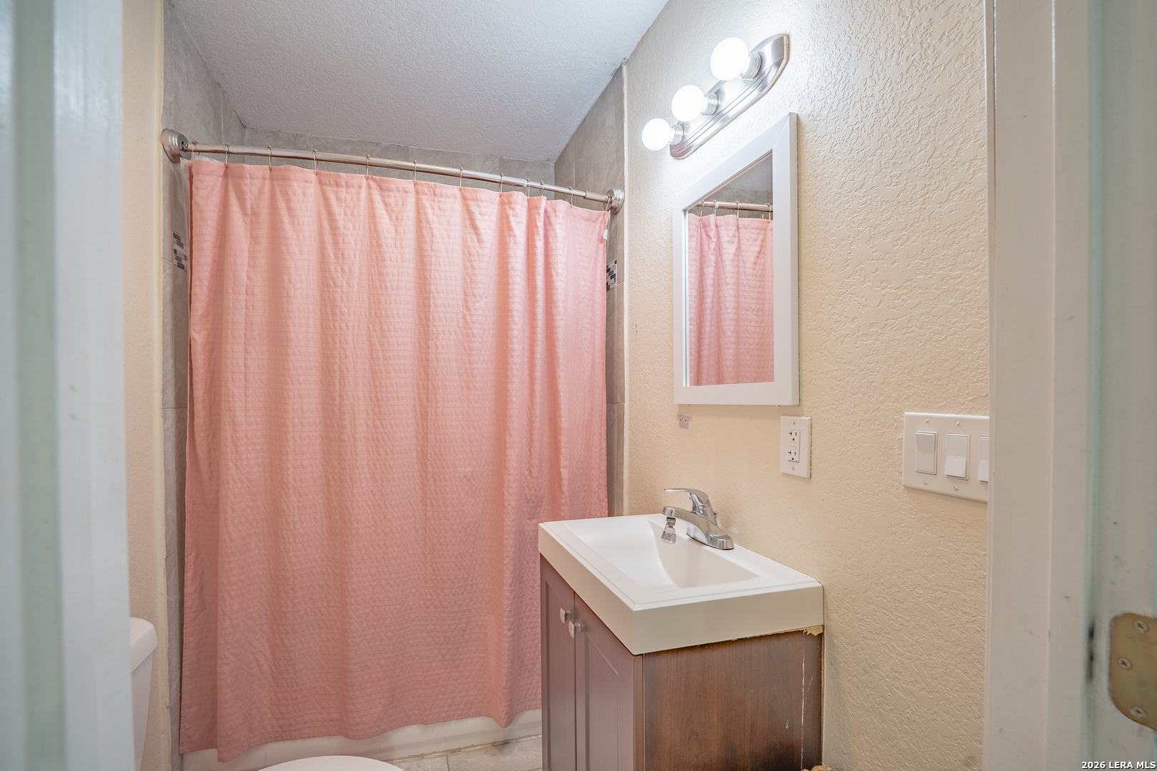 1439 W Ridgewood Court San Antonio TX 78201