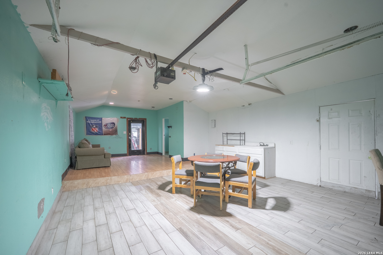 1439 W Ridgewood Court San Antonio TX 78201