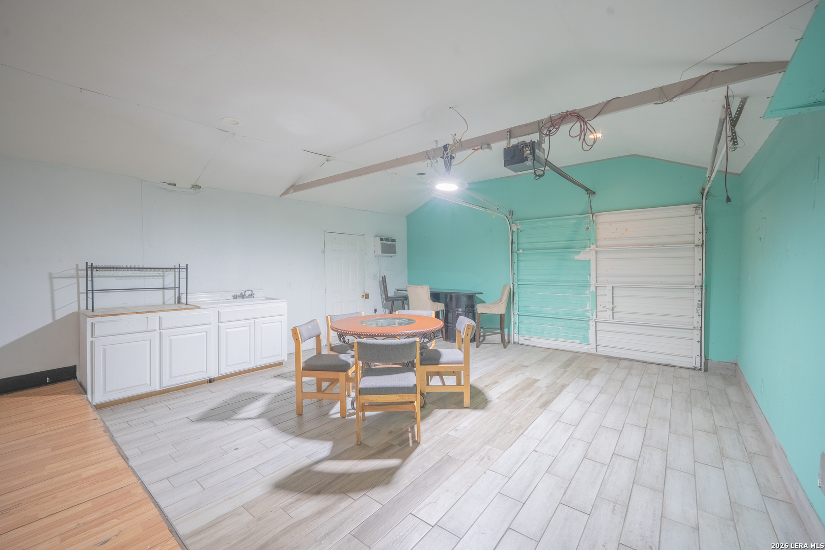 1439 W Ridgewood Court San Antonio TX 78201