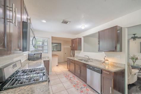 1439 W Ridgewood Court San Antonio TX 78201