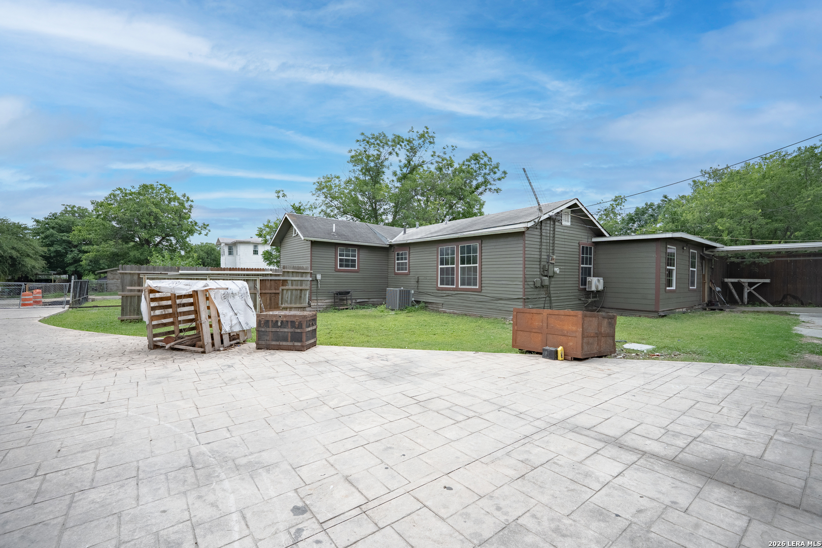 1439 W Ridgewood Court San Antonio TX 78201