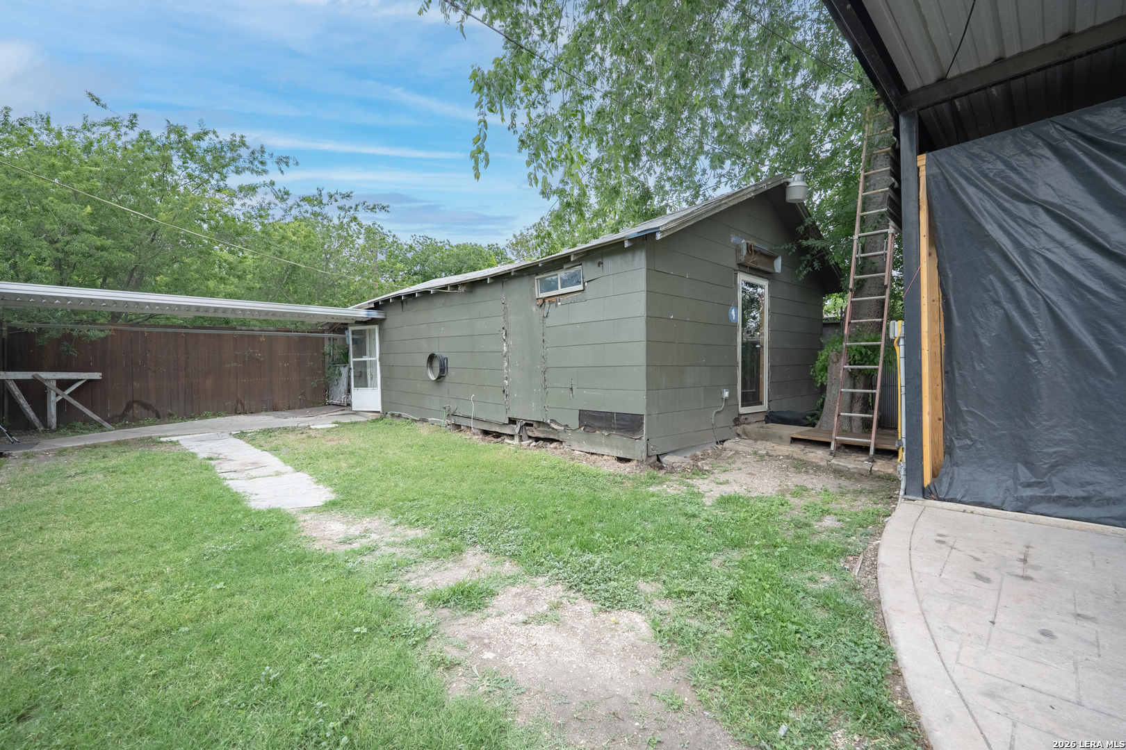 1439 W Ridgewood Court San Antonio TX 78201