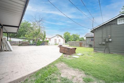 1439 W Ridgewood Court San Antonio TX 78201