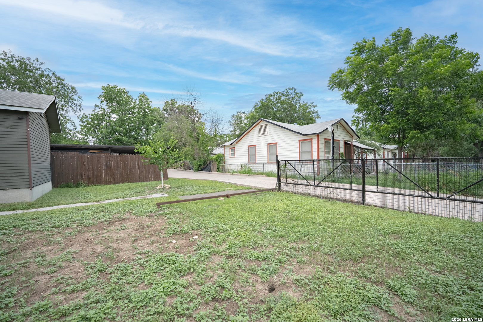 1439 W Ridgewood Court San Antonio TX 78201