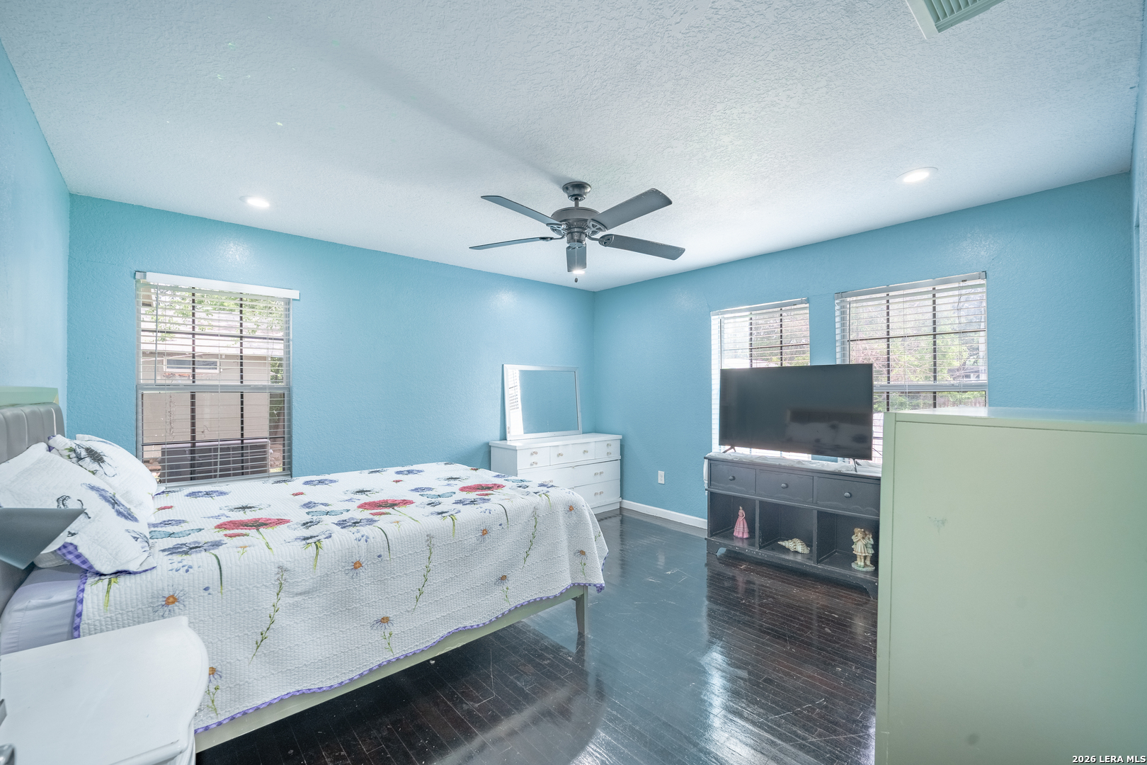 1439 W Ridgewood Court San Antonio TX 78201