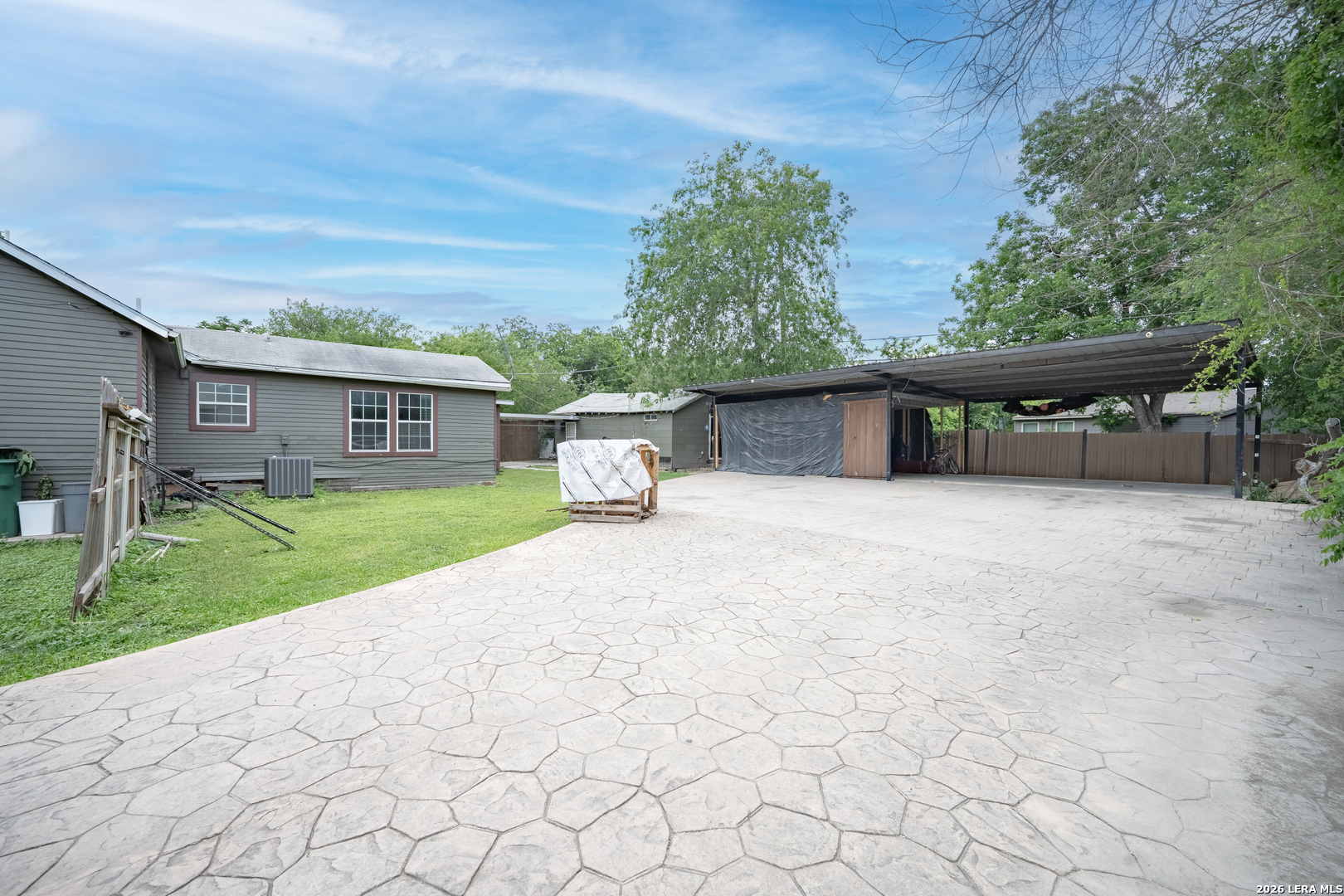 1439 W Ridgewood Court San Antonio TX 78201