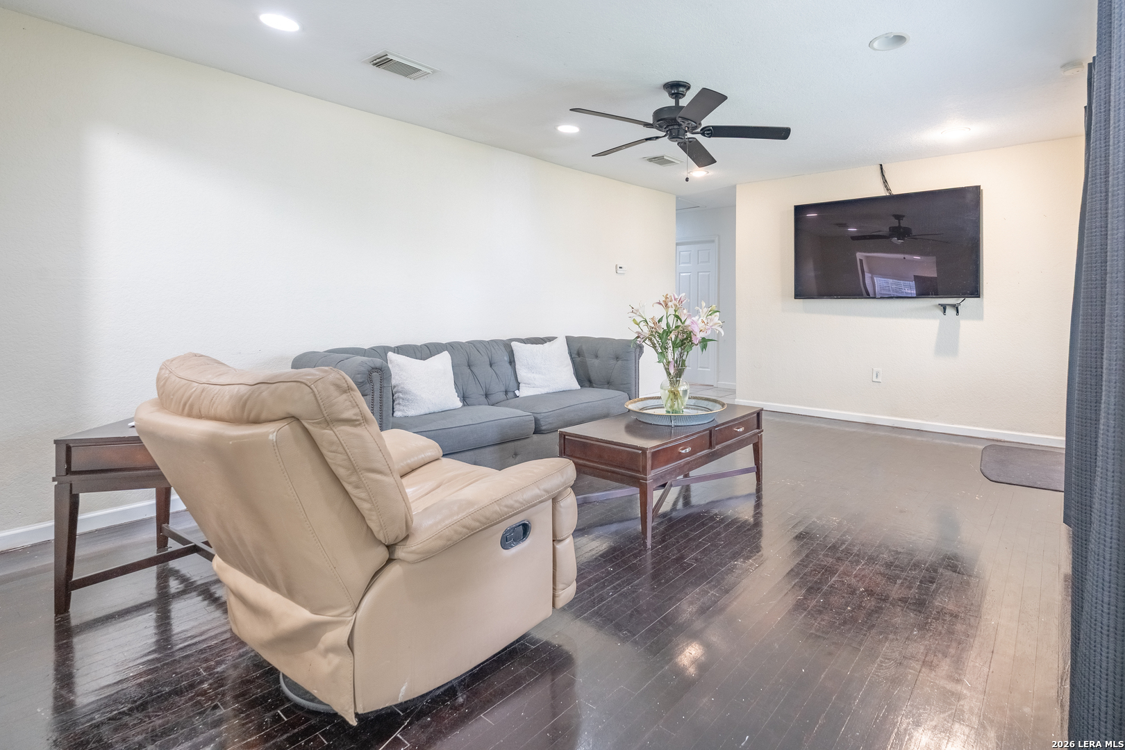 1439 W Ridgewood Court San Antonio TX 78201