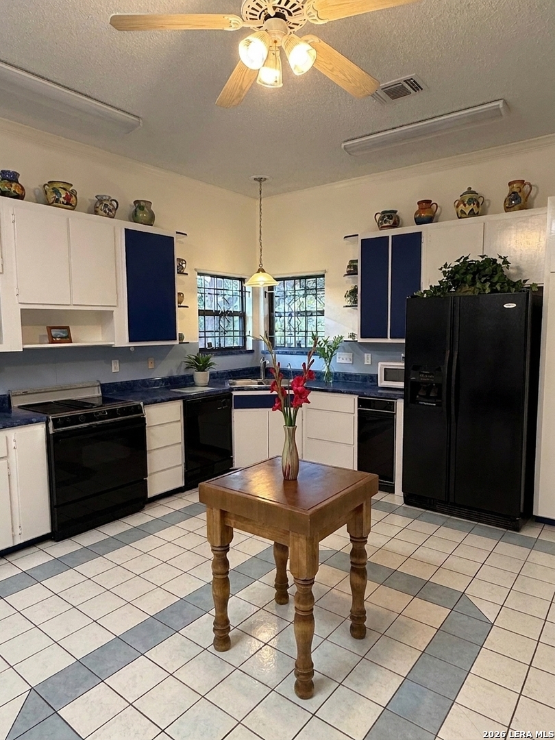207 Tracie Trail Lakehills TX 78063