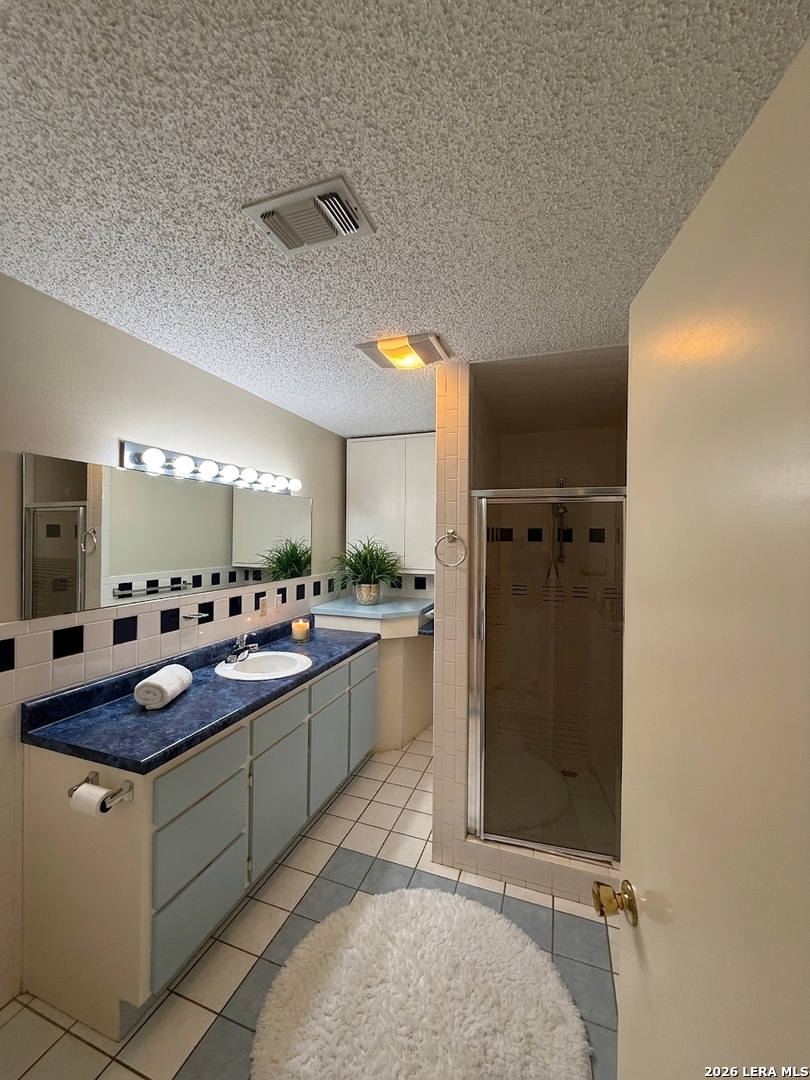 207 Tracie Trail Lakehills TX 78063