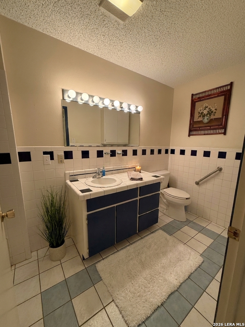 207 Tracie Trail Lakehills TX 78063