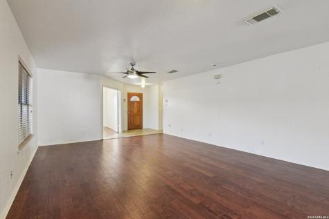 5015 Viking Coral San Antonio TX 78244