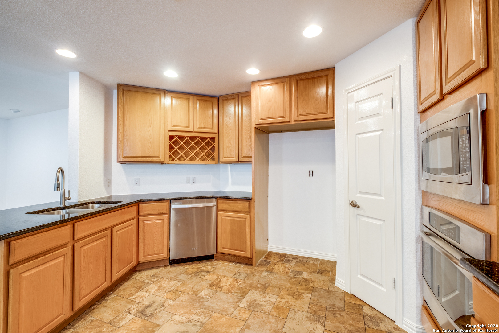 9235 Encino Village San Antonio TX 78250