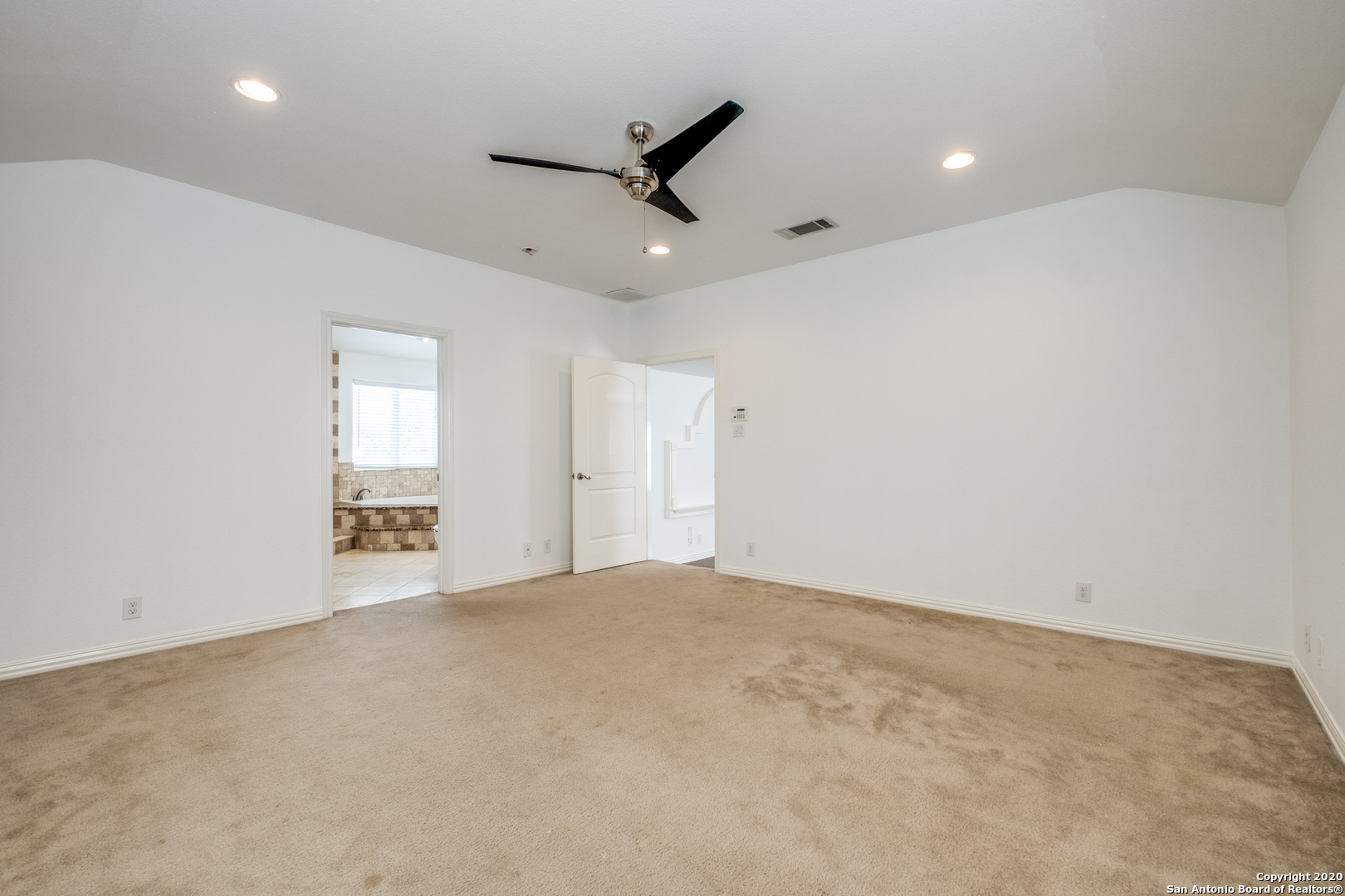 9235 Encino Village San Antonio TX 78250