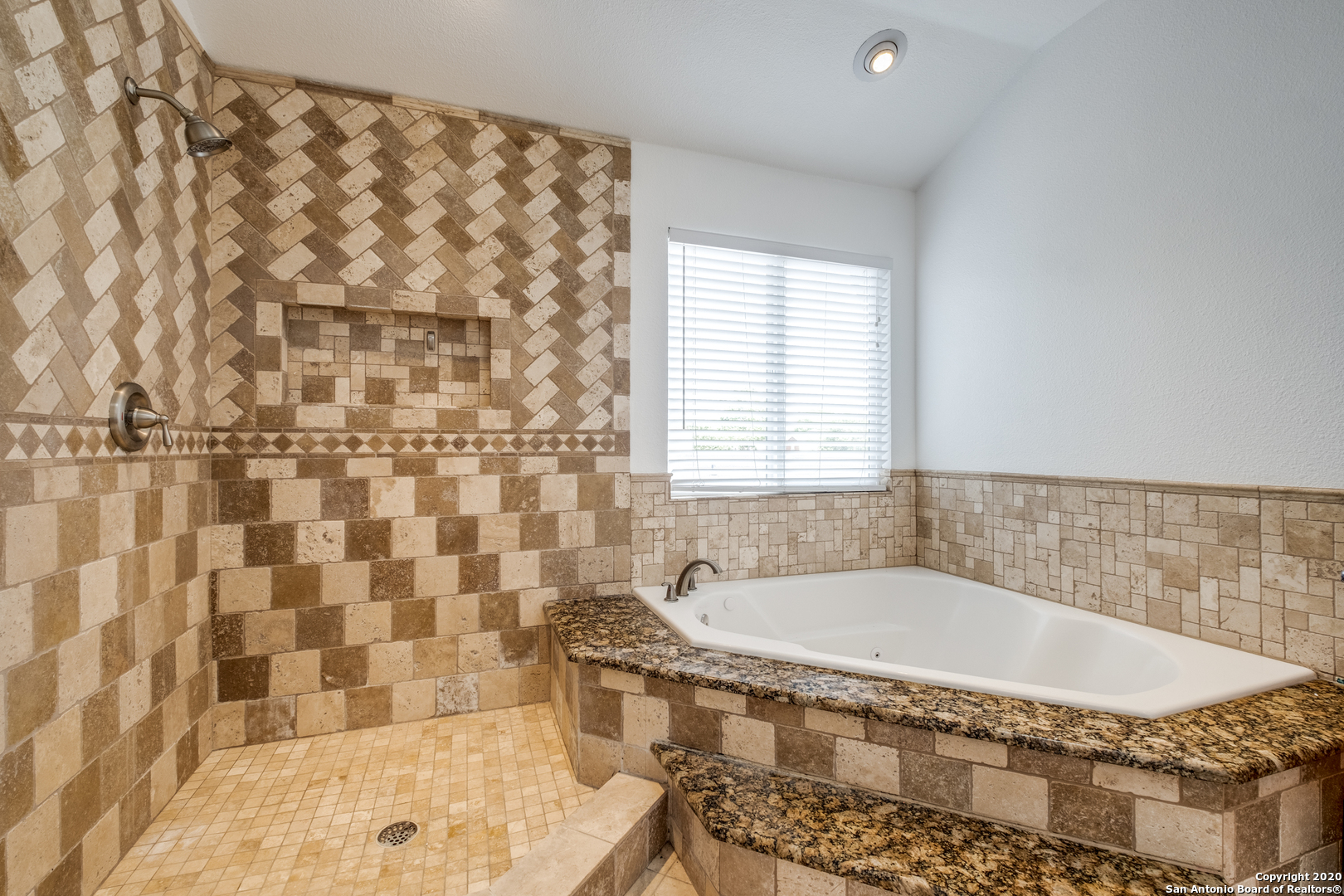 9235 Encino Village San Antonio TX 78250