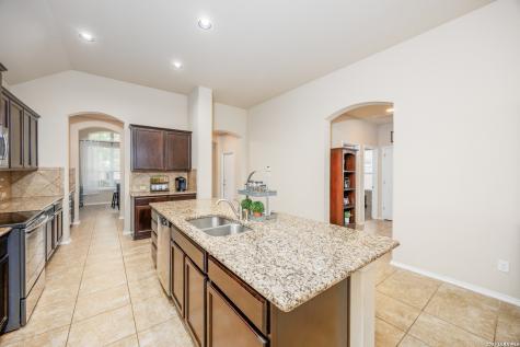 6710 Indian Lodge San Antonio TX 78253