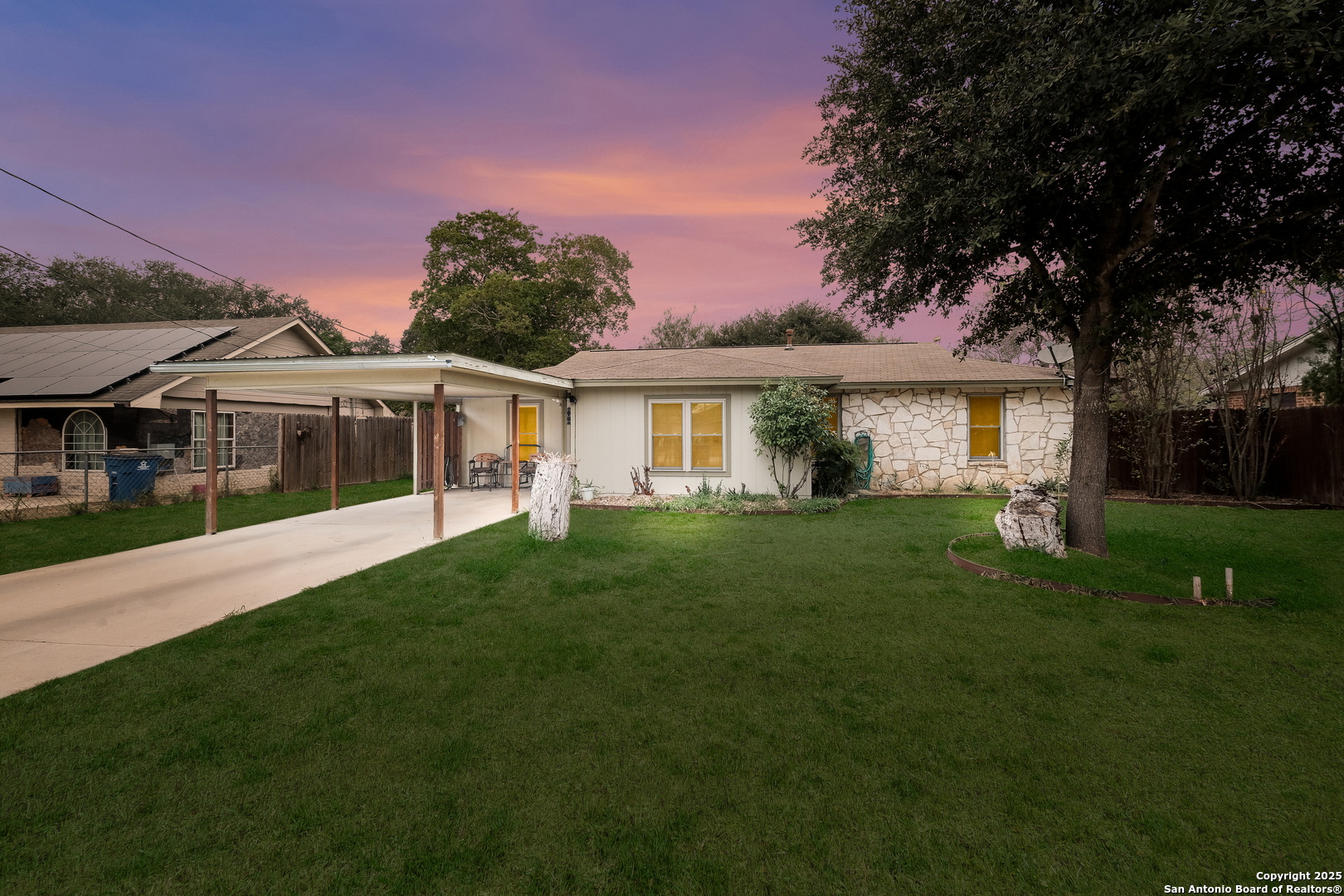 1415 Longhorn Floresville TX 78114