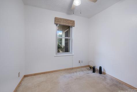 1415 Longhorn Floresville TX 78114