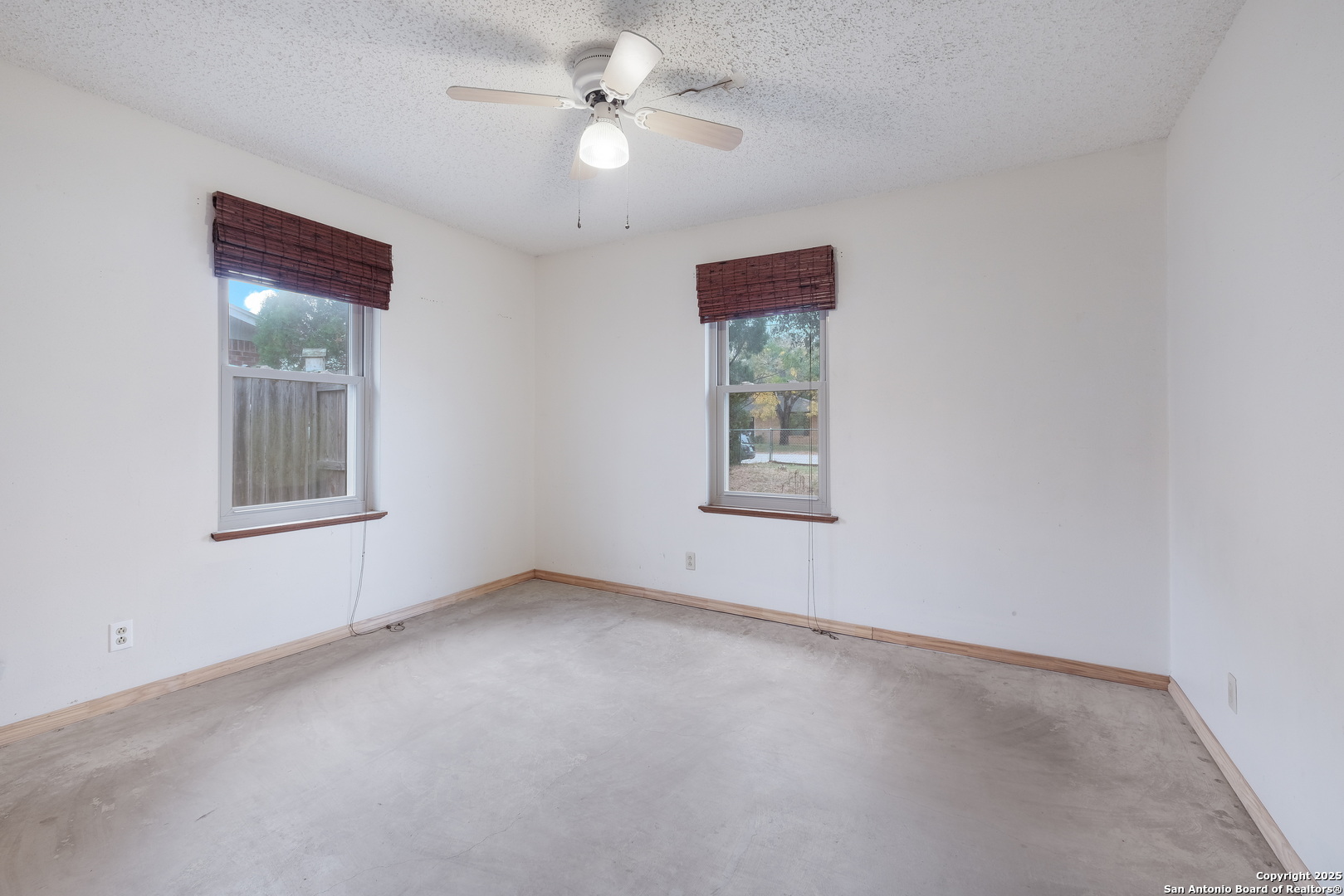 1415 Longhorn Floresville TX 78114