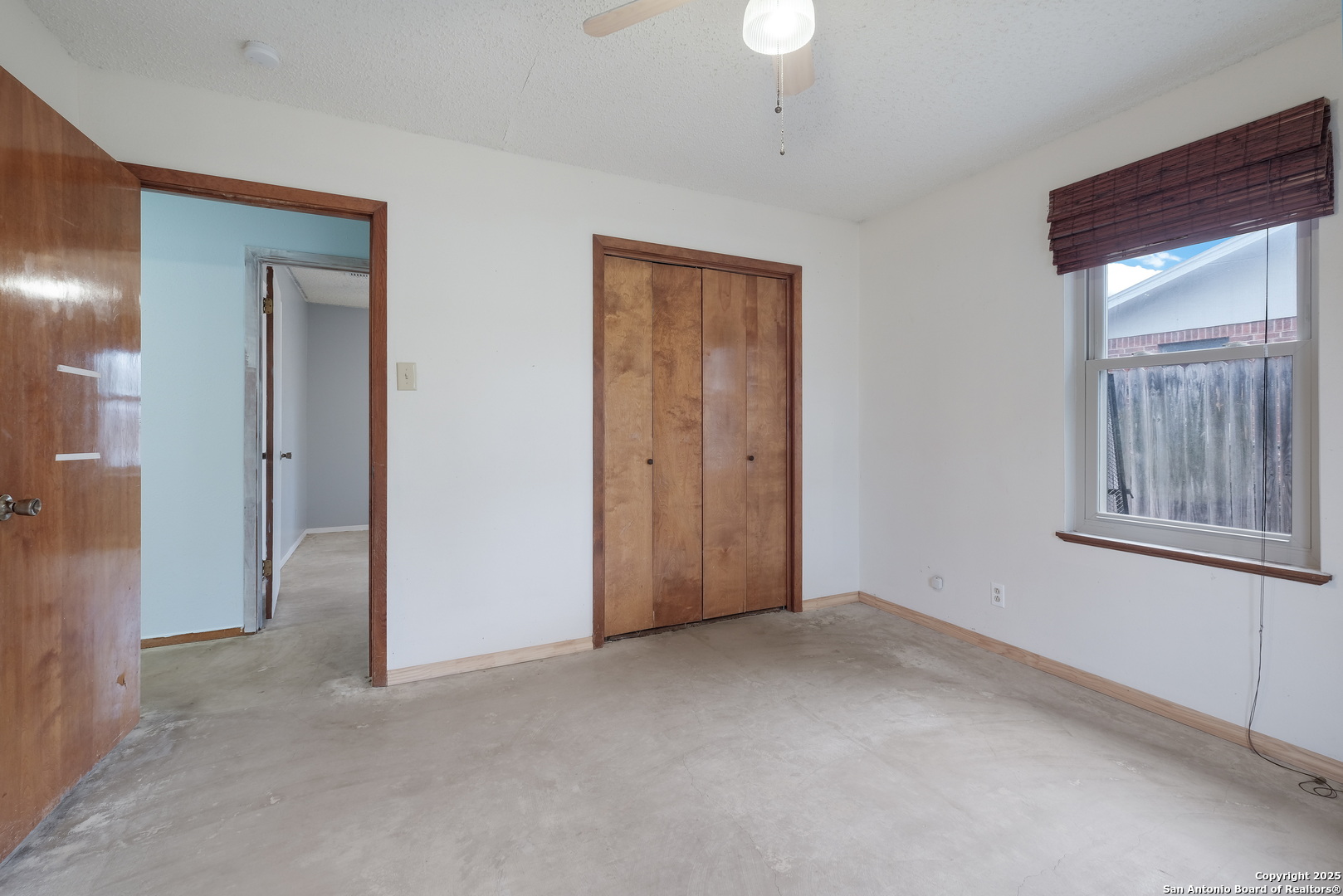 1415 Longhorn Floresville TX 78114