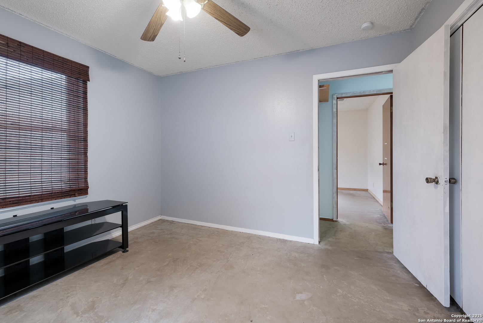 1415 Longhorn Floresville TX 78114