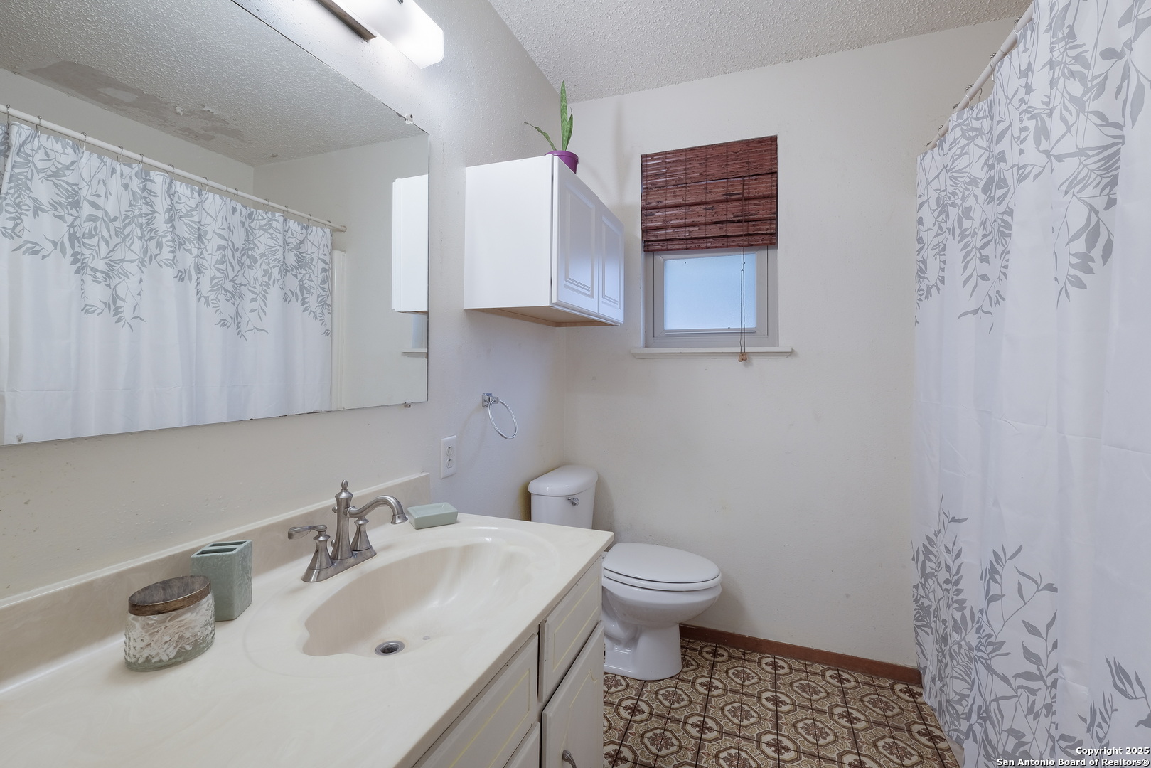 1415 Longhorn Floresville TX 78114