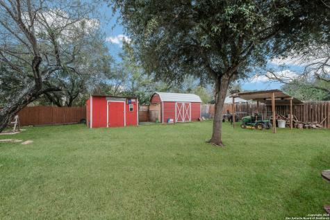 1415 Longhorn Floresville TX 78114
