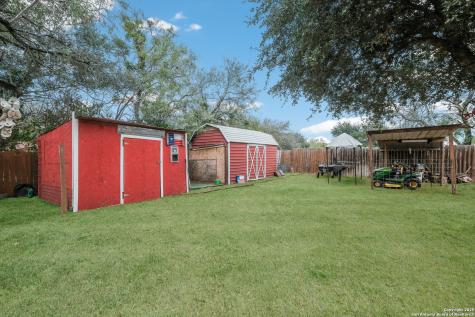1415 Longhorn Floresville TX 78114
