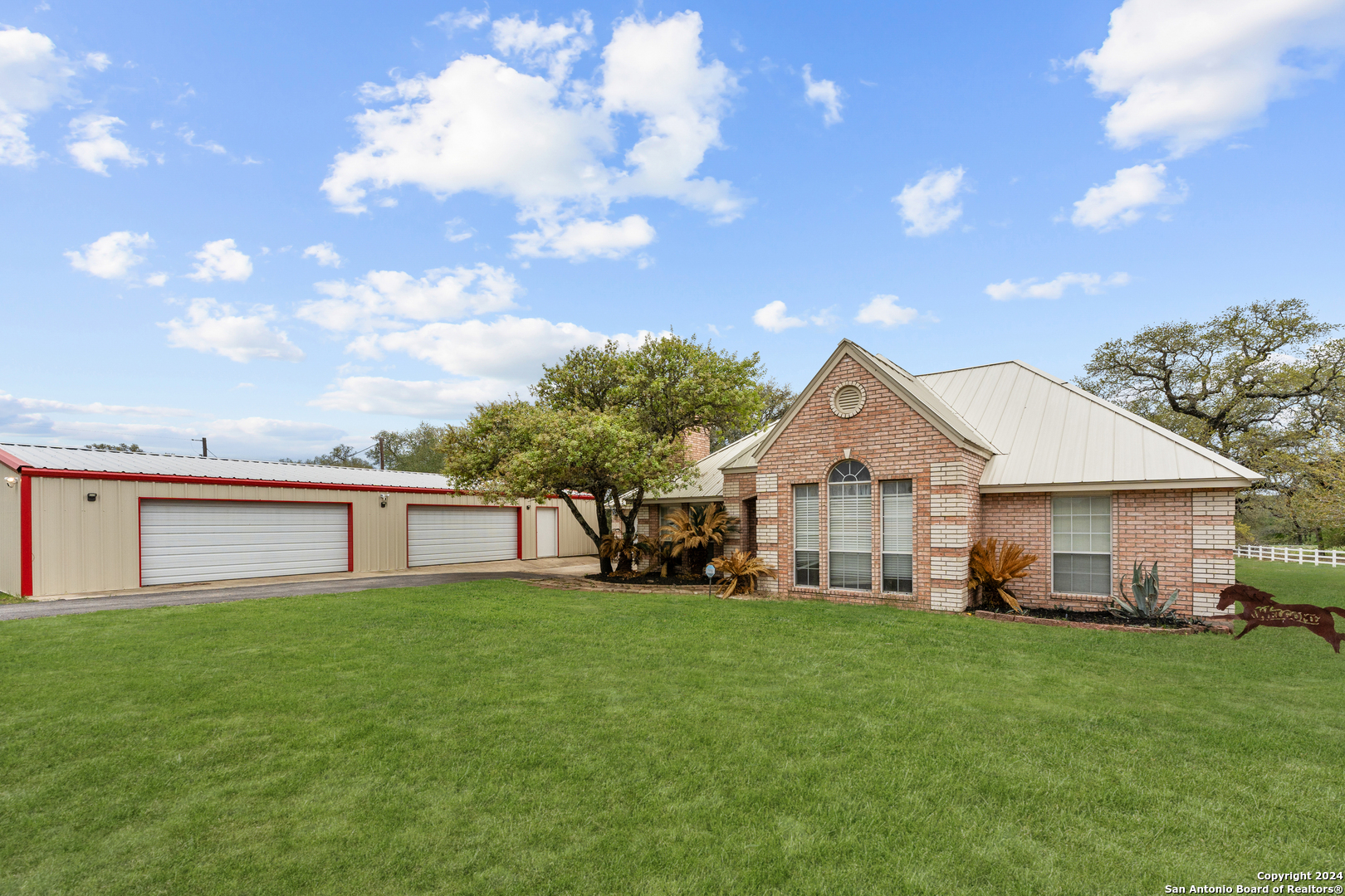 310 Dublin Circle Floresville TX 78114
