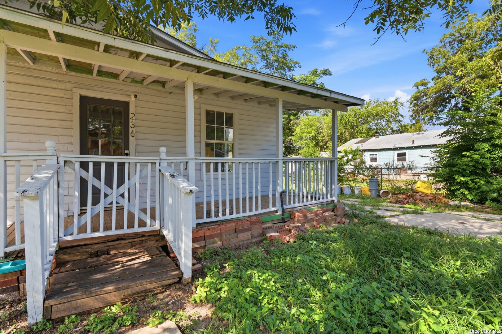 236 E Baylor Street San Antonio TX 78204