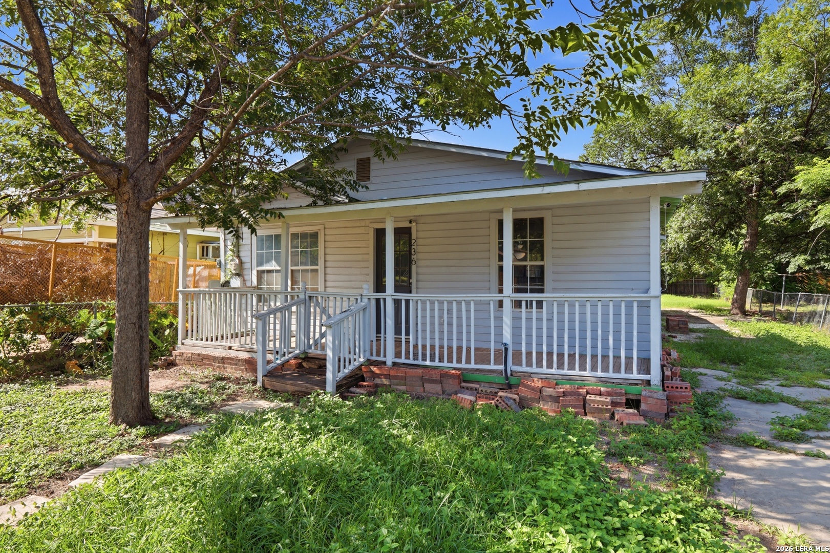 236 E Baylor Street San Antonio TX 78204