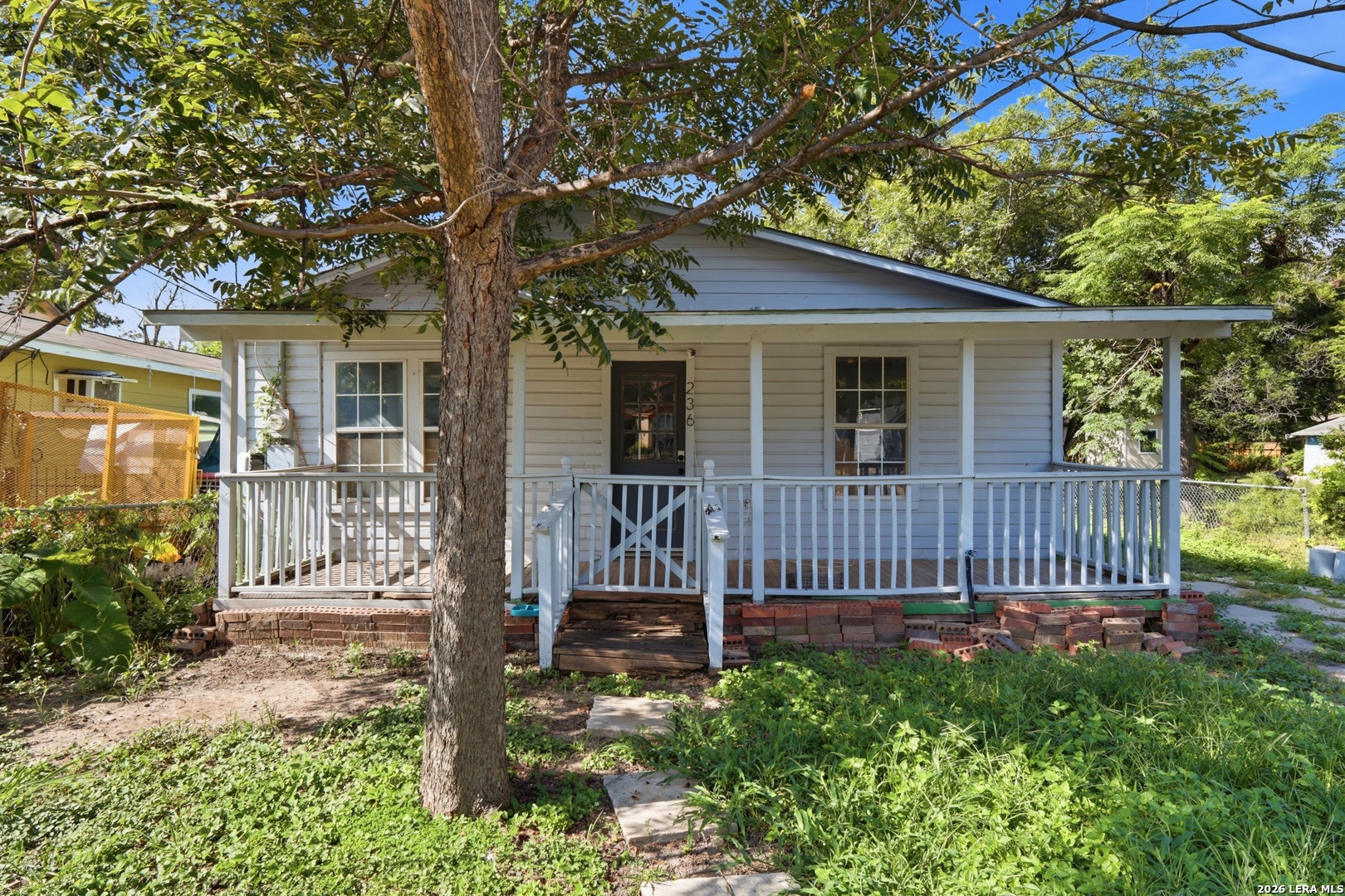 236 E Baylor Street San Antonio TX 78204