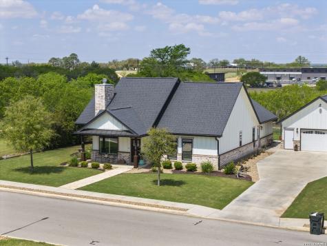 120 Magnolia La Vernia TX 78121